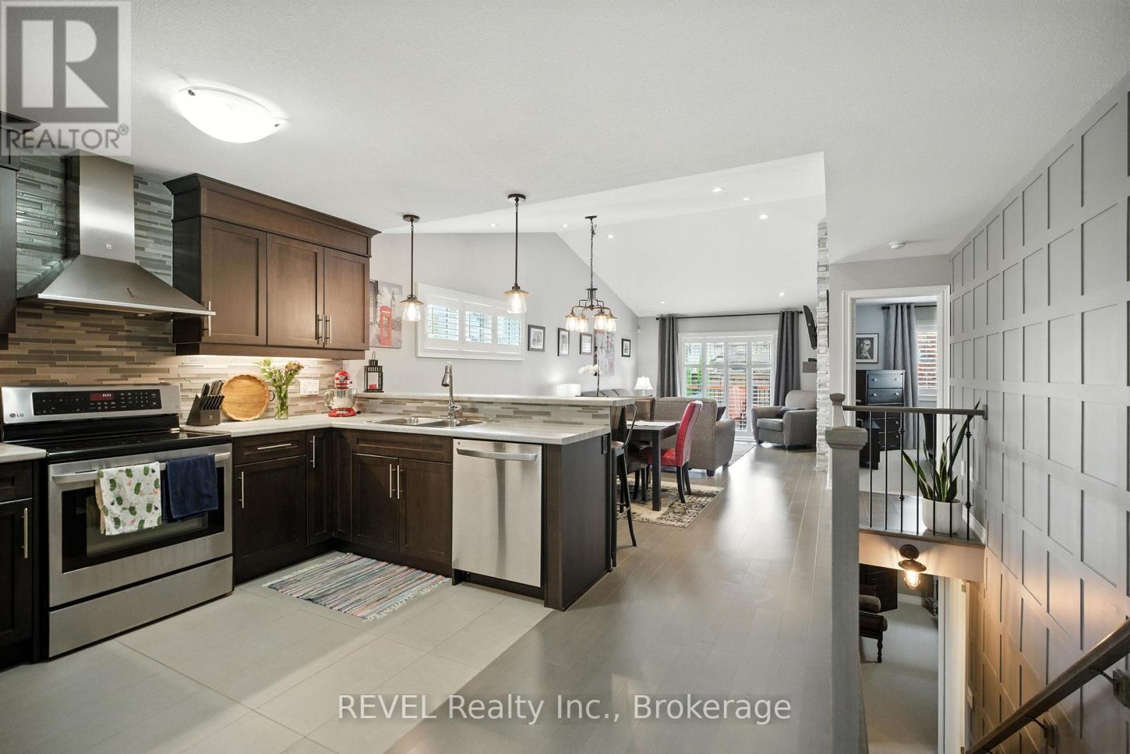 Photo 6 of 6283 Dores Drive, Niagara Falls ON