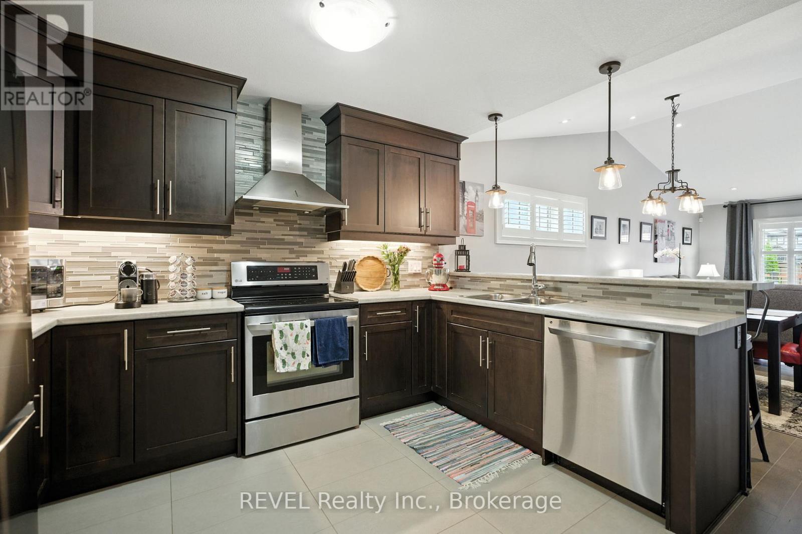 Photo 8 of 6283 Dores Drive, Niagara Falls ON