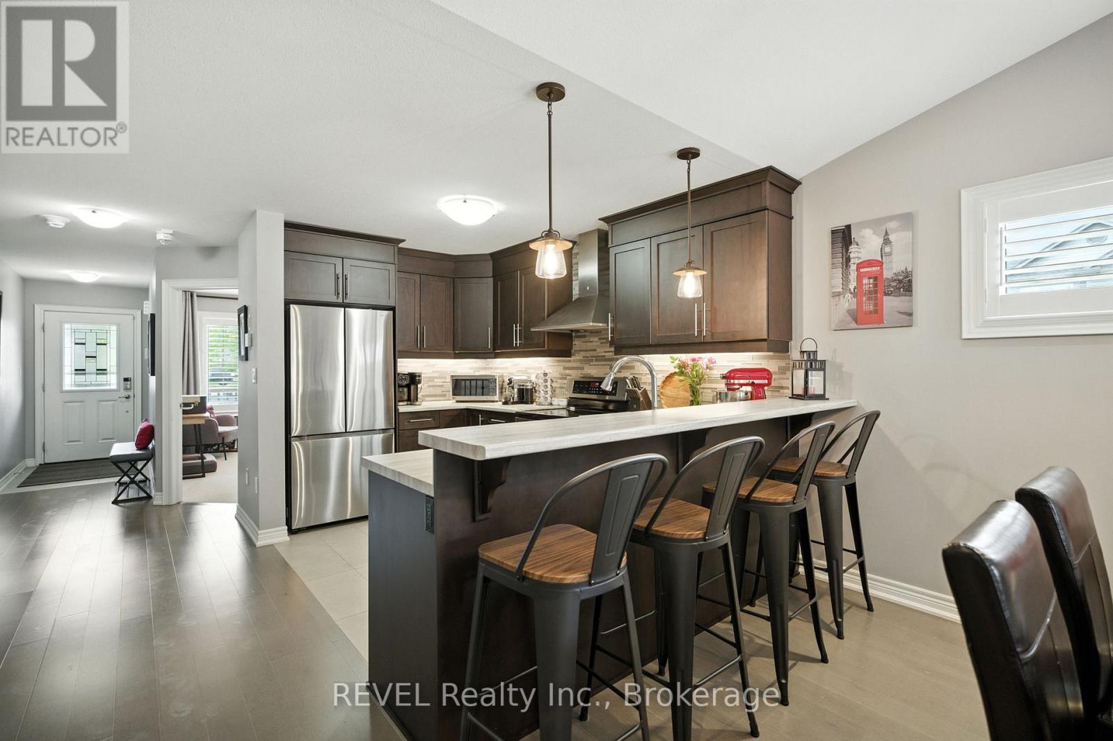 Photo 9 of 6283 Dores Drive, Niagara Falls ON