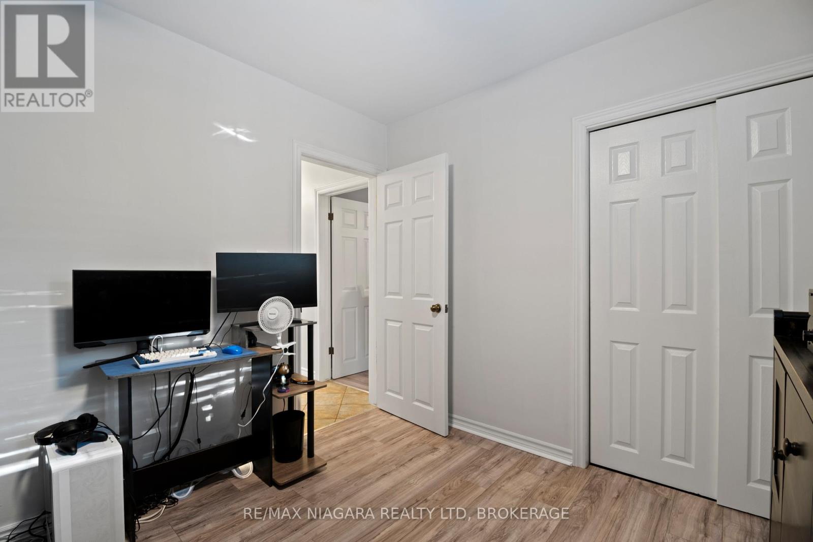 Photo 16 of 3 Clearview Heights, St Catharines ON