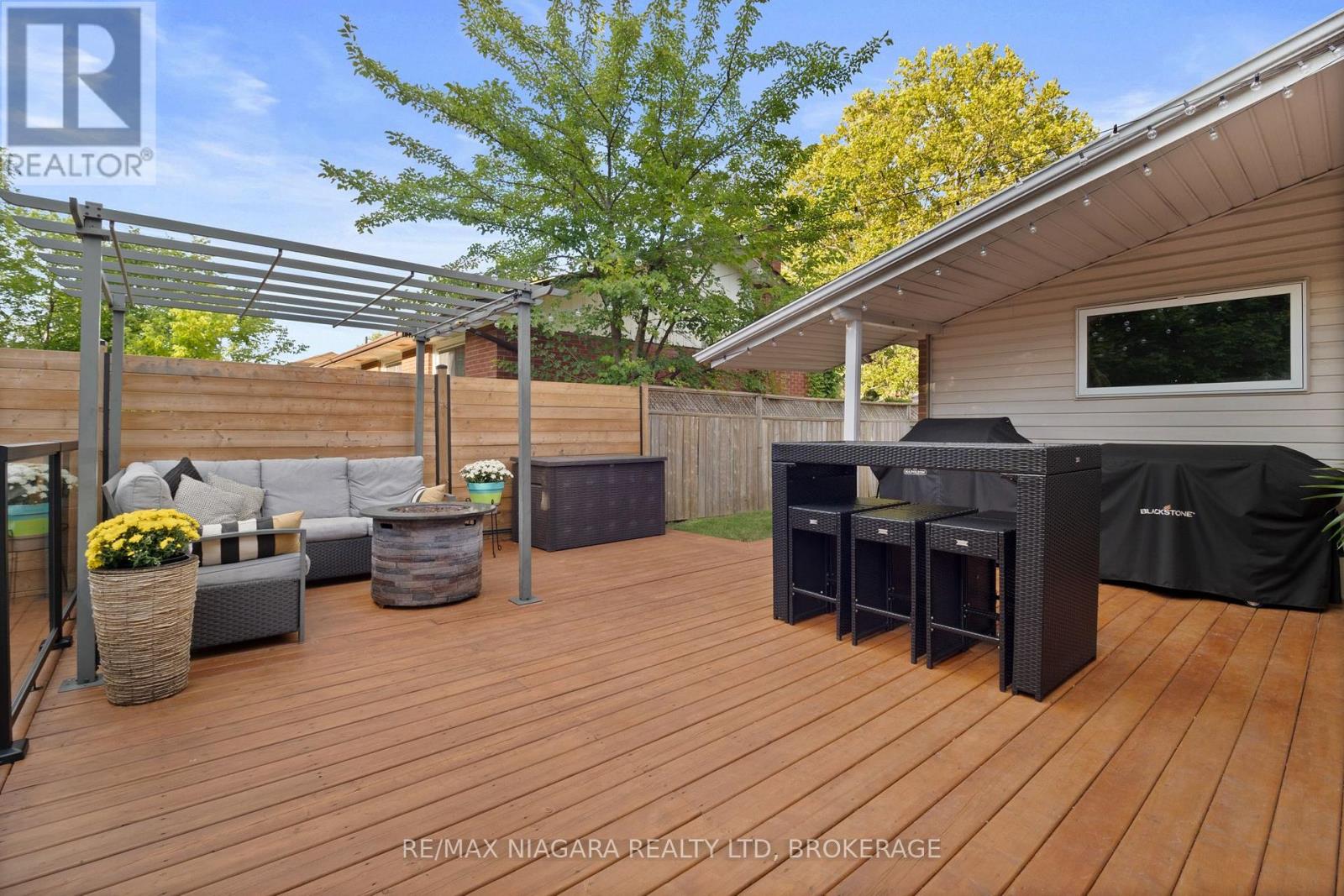 Photo 32 of 3 Clearview Heights, St Catharines ON