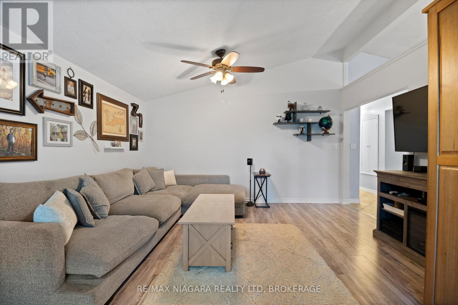 Photo 9 of 3 Clearview Heights, St Catharines ON