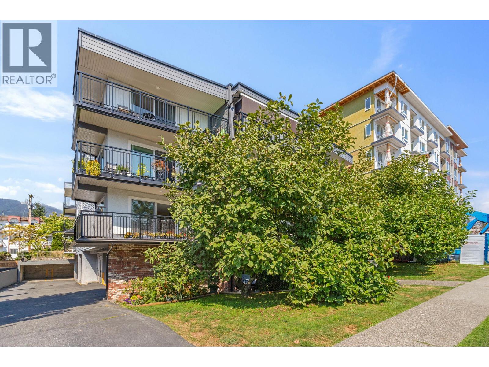 Photo 1 of 303 134 W 20th Street, North Vancouver BC