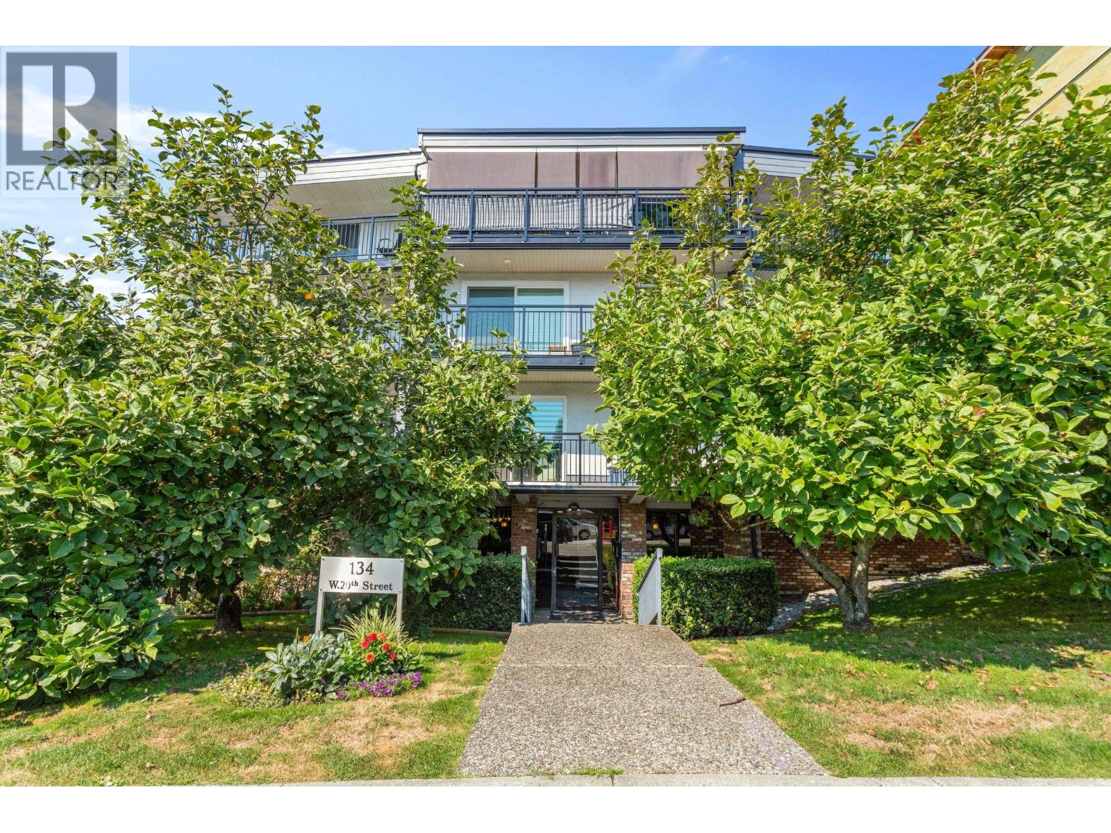 Photo 2 of 303 134 W 20th Street, North Vancouver BC