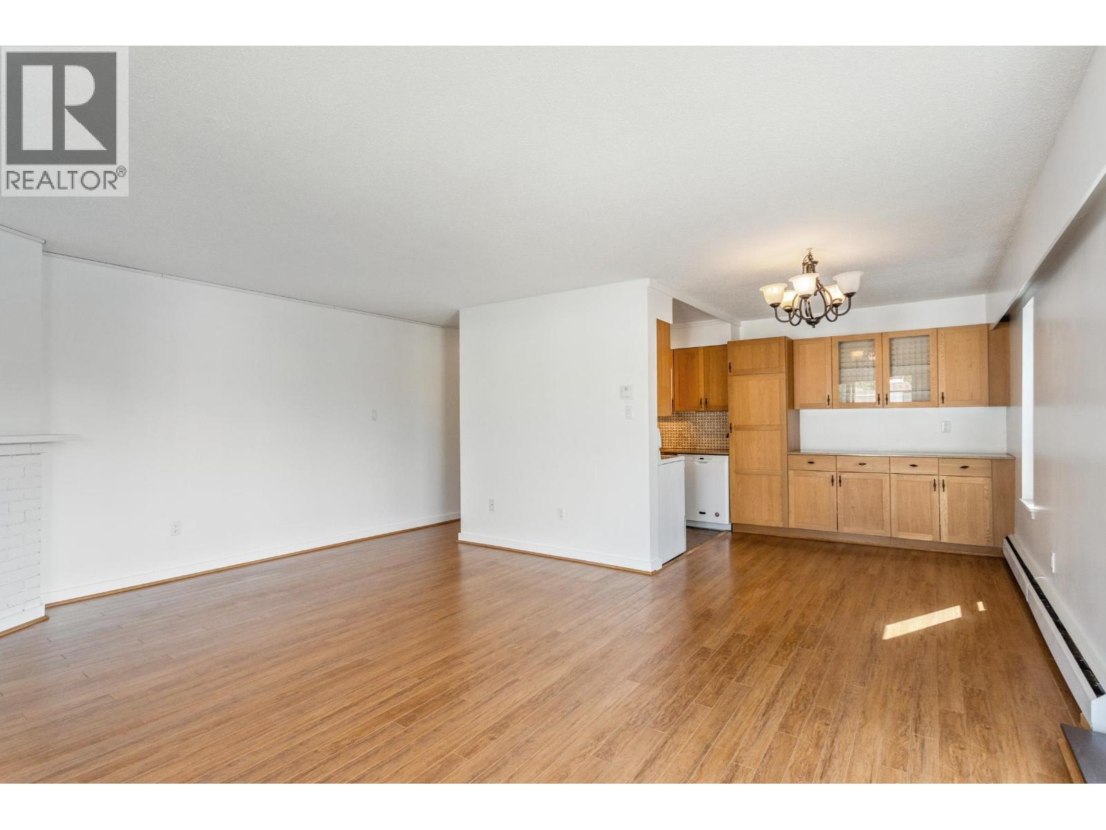 Photo 8 of 303 134 W 20th Street, North Vancouver BC