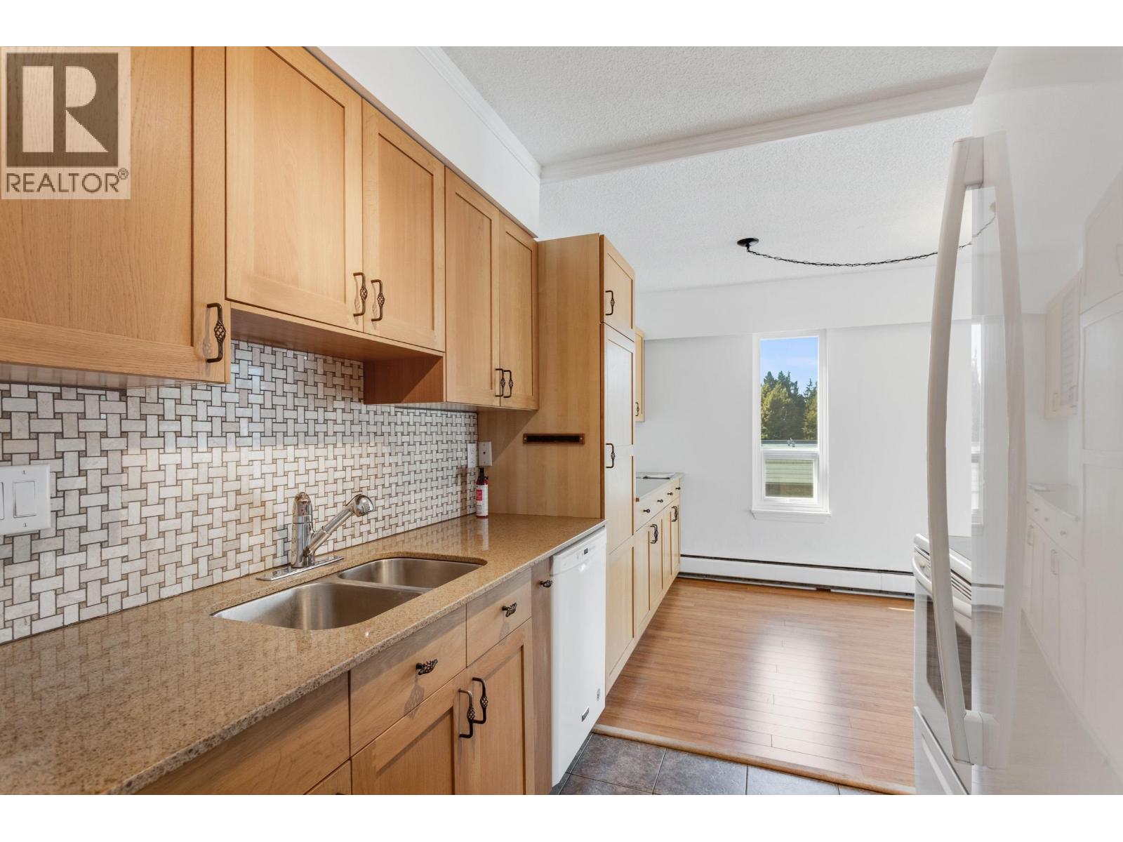 Photo 9 of 303 134 W 20th Street, North Vancouver BC