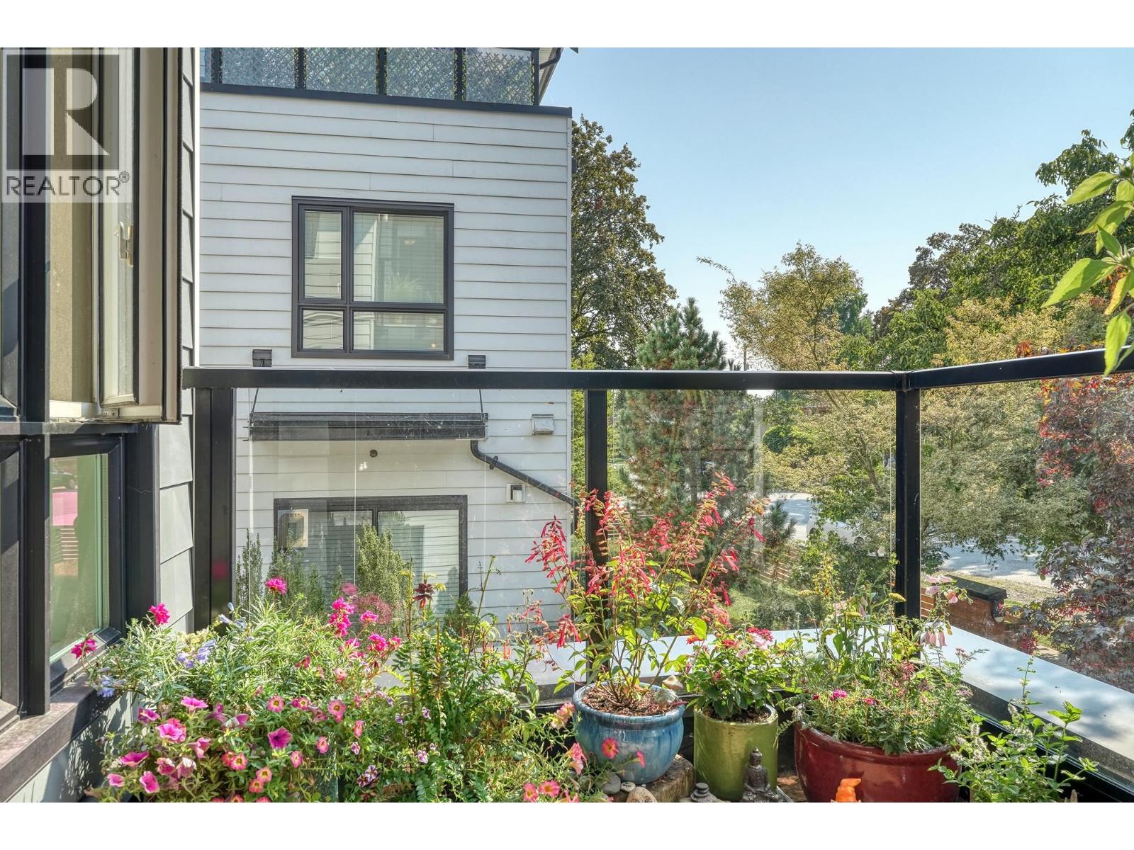 Photo 6 of 5962 St George Street, Vancouver BC