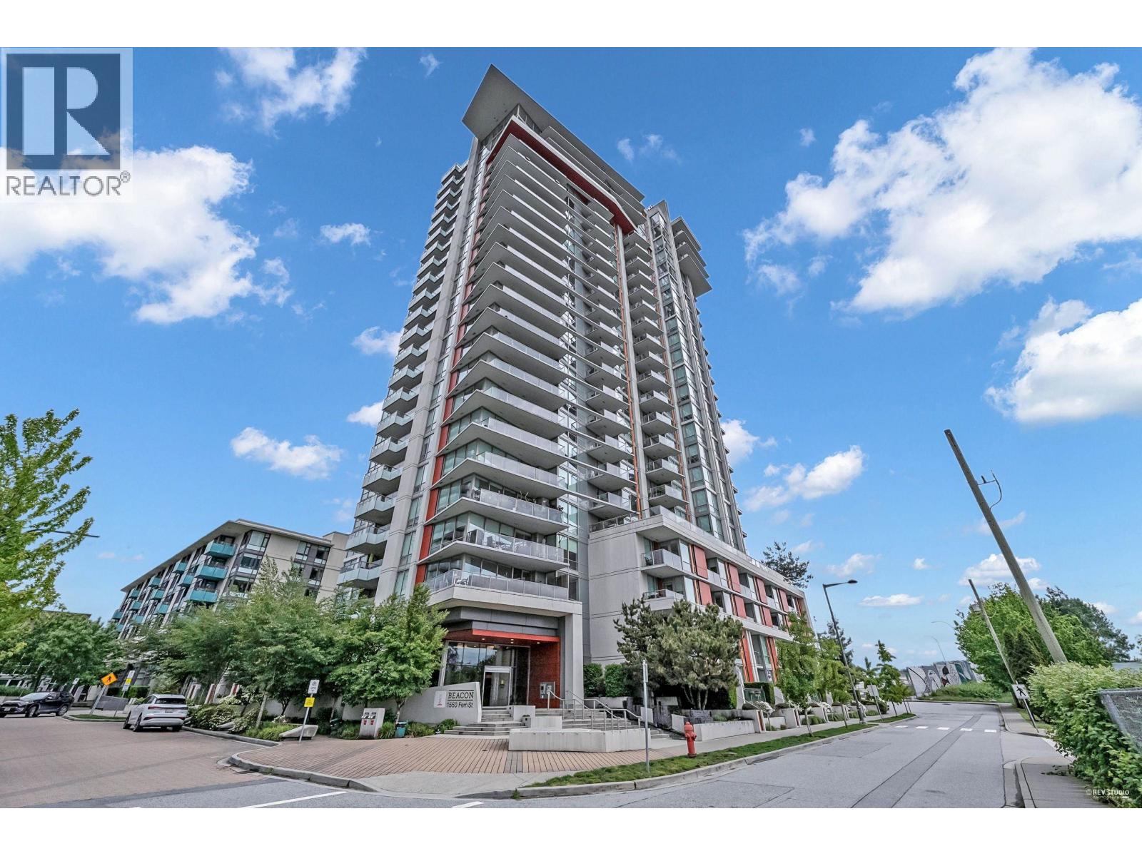 Photo 1 of 1005 1550 Fern Street, North Vancouver BC