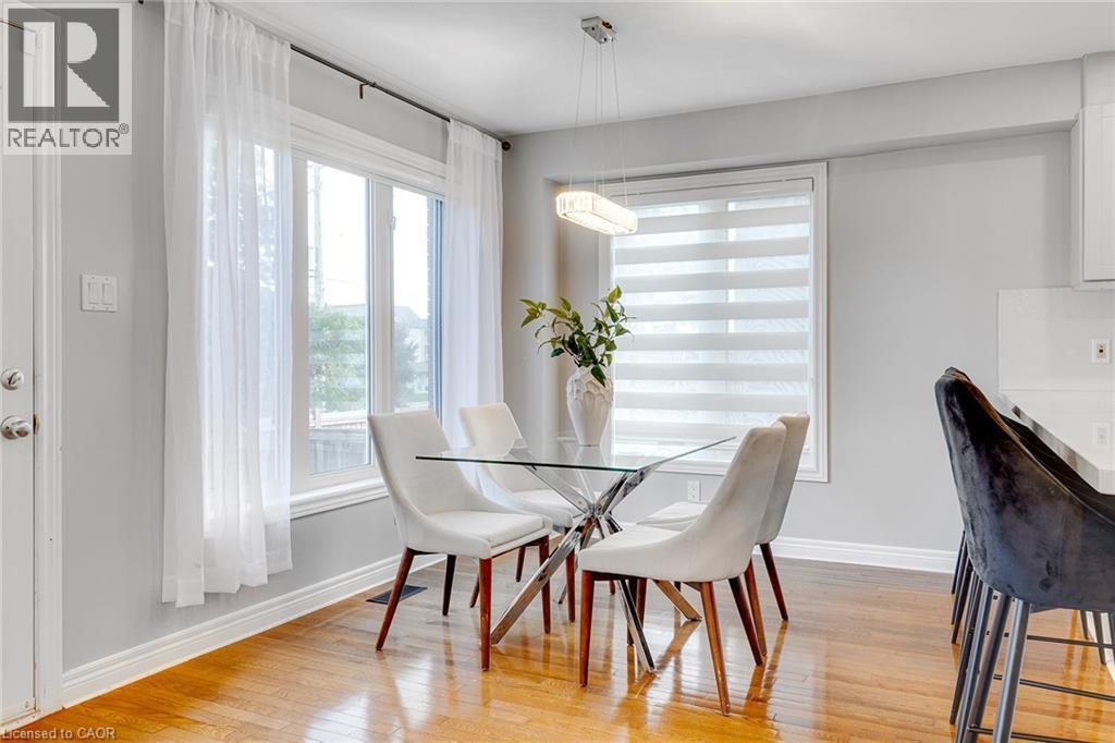 Photo 11 of 44 Pentland Road, Waterdown ON