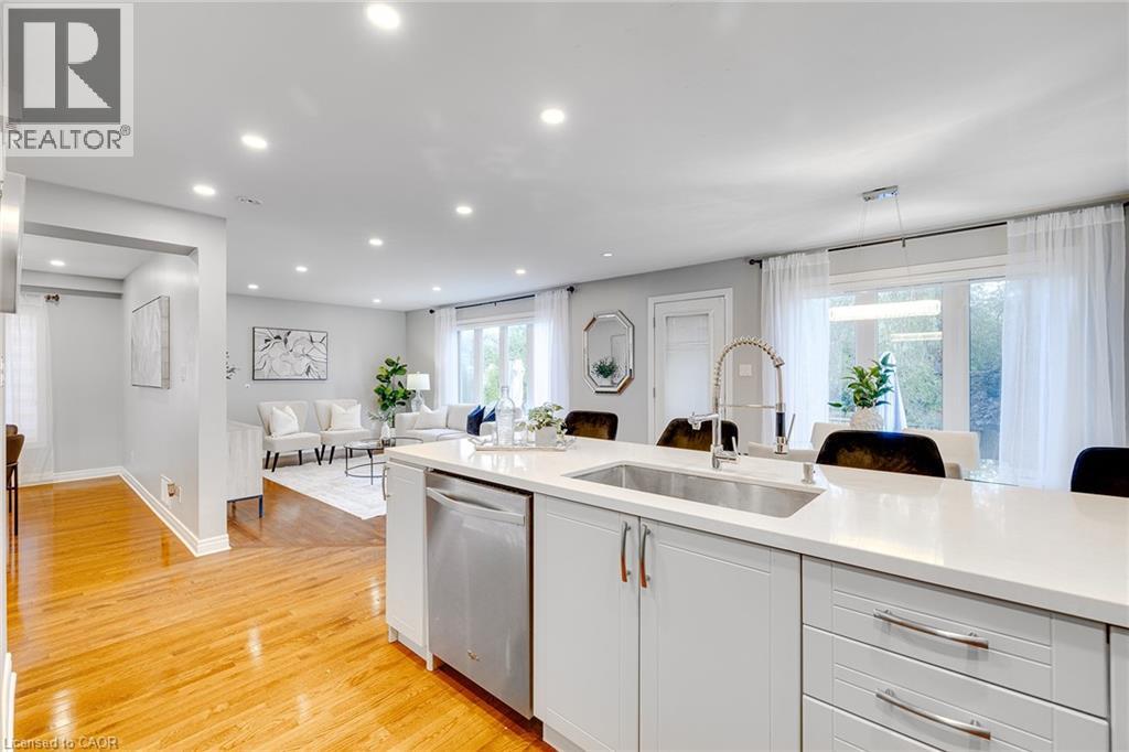 Photo 12 of 44 Pentland Road, Waterdown ON