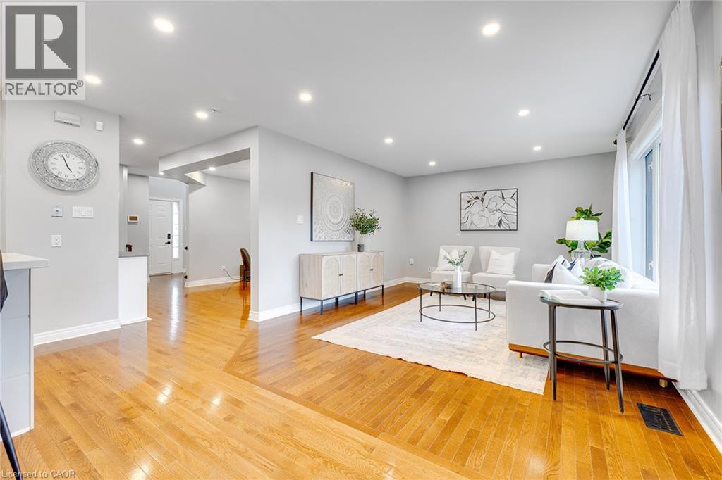 Photo 15 of 44 Pentland Road, Waterdown ON