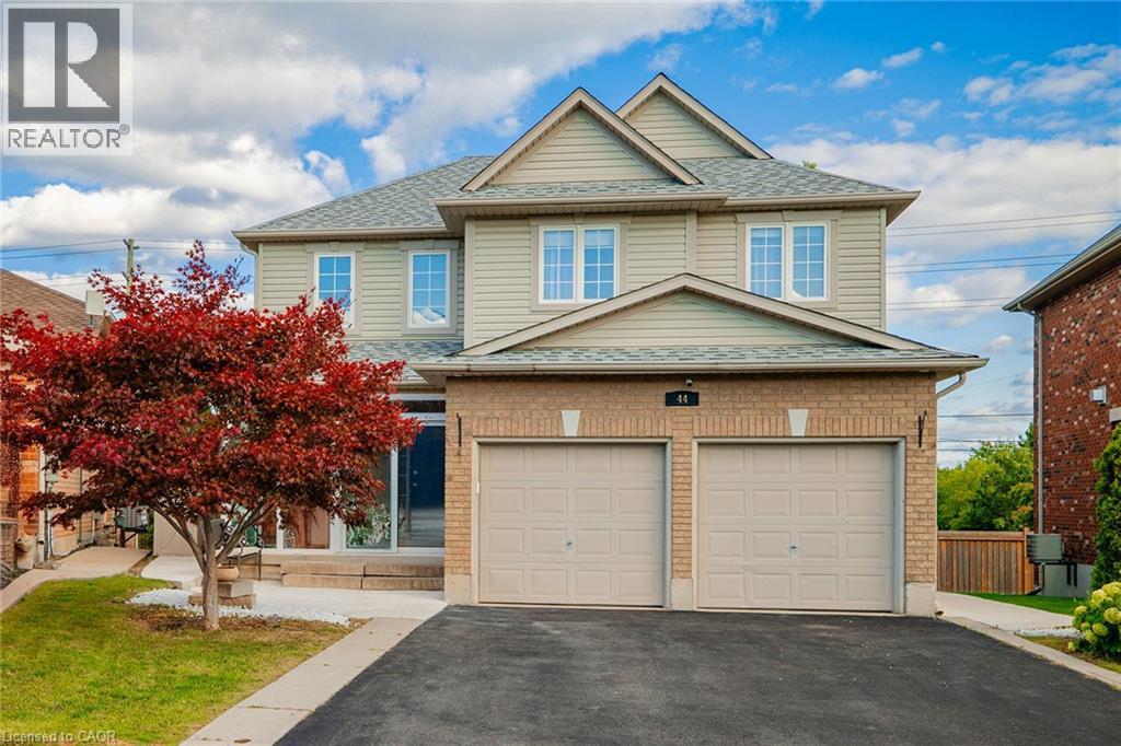 Photo 2 of 44 Pentland Road, Waterdown ON