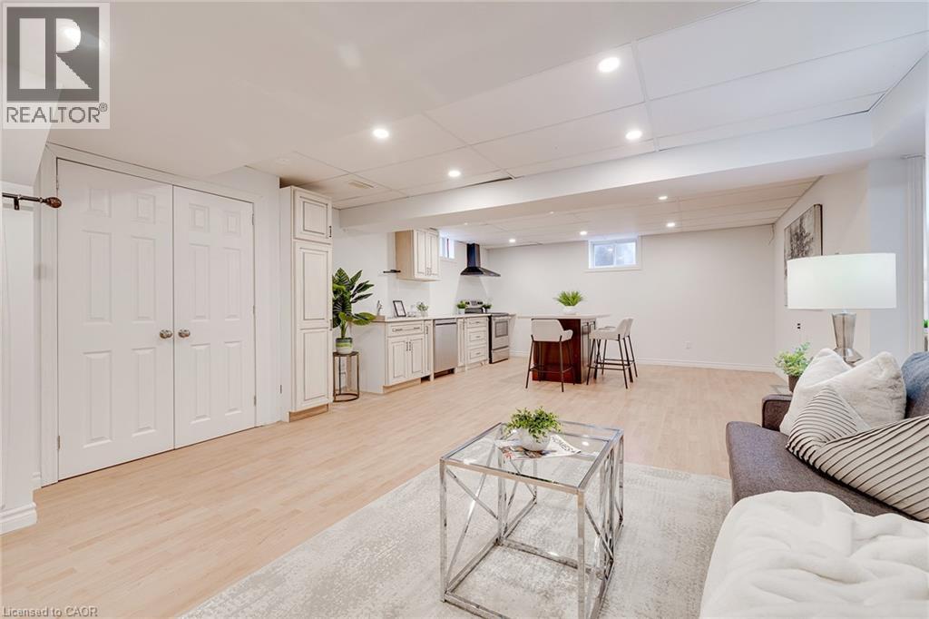 Photo 28 of 44 Pentland Road, Waterdown ON