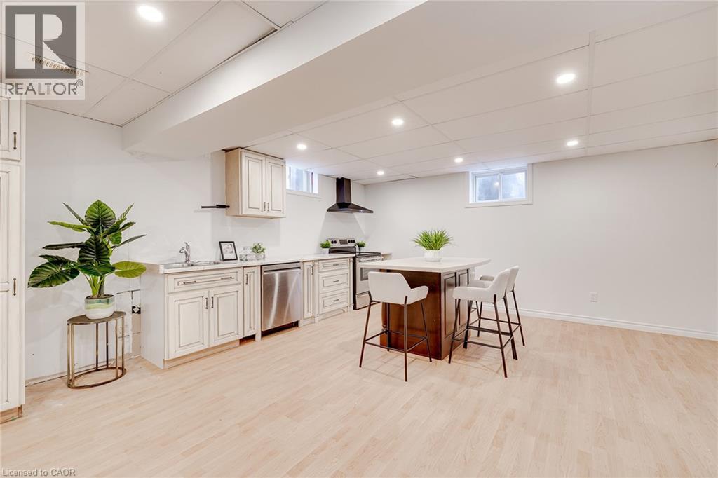 Photo 29 of 44 Pentland Road, Waterdown ON