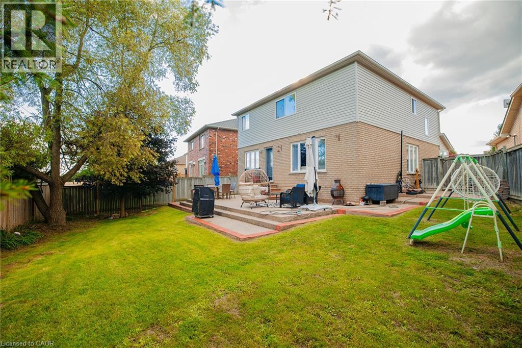 Photo 36 of 44 Pentland Road, Waterdown ON