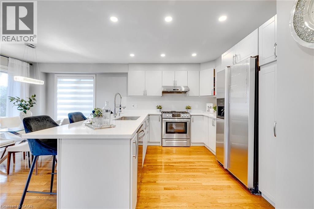 Photo 7 of 44 Pentland Road, Waterdown ON