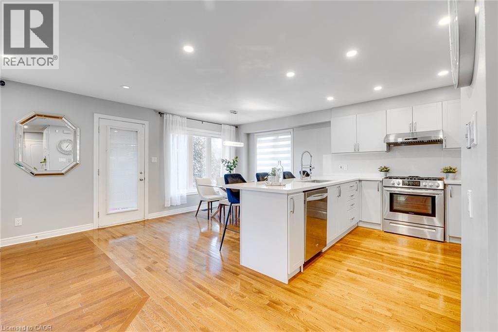 Photo 8 of 44 Pentland Road, Waterdown ON