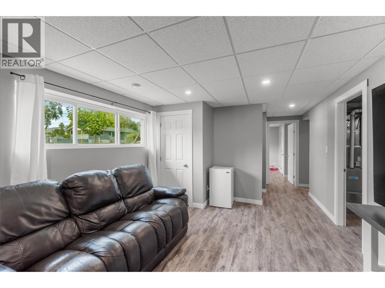 Photo 12 of 394 Reighmount Drive, Kamloops BC