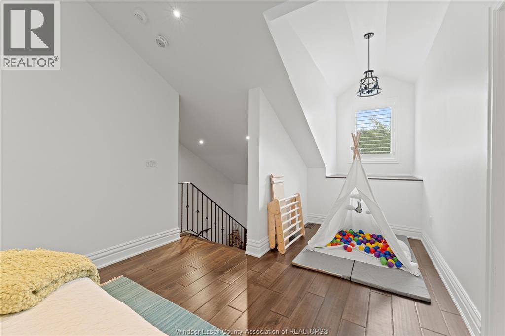 Photo 28 of 540 Kennedy Drive West, Windsor ON
