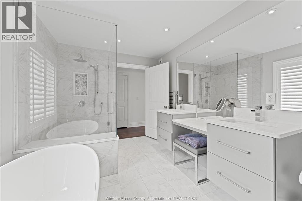 Photo 31 of 540 Kennedy Drive West, Windsor ON