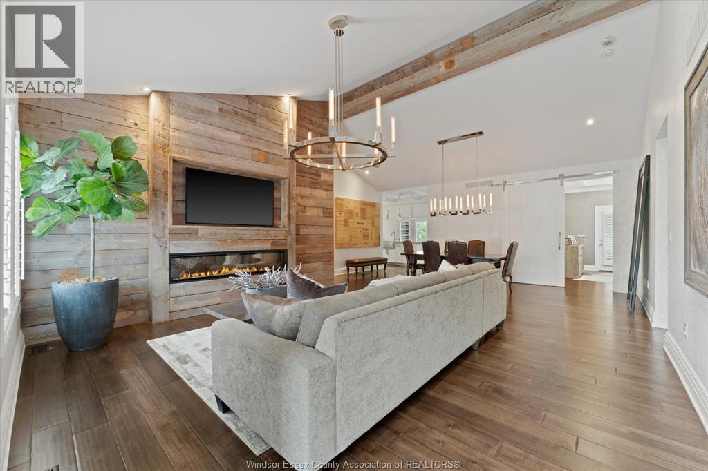 Photo 6 of 540 Kennedy Drive West, Windsor ON