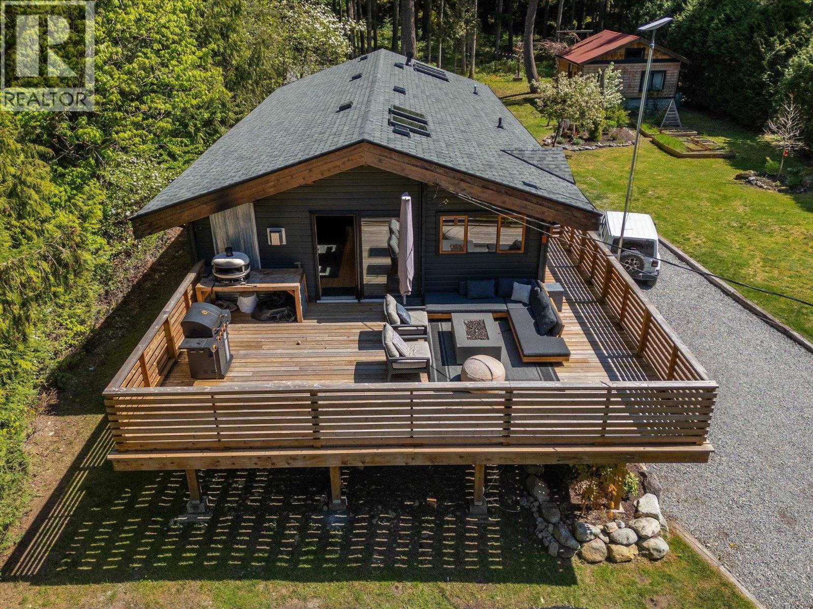 2040 MIDNIGHT WAY, Squamish