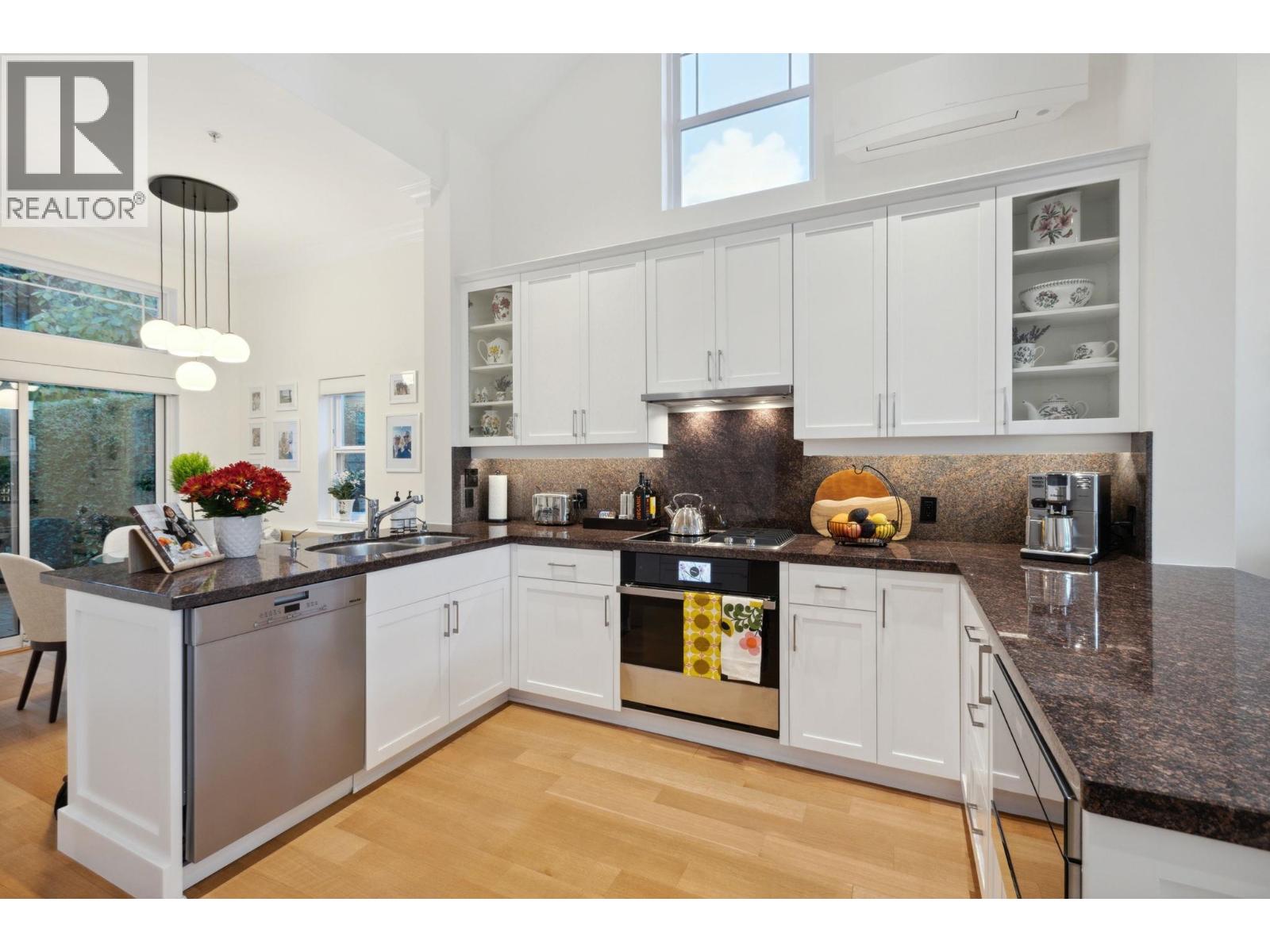 4948 EDENDALE LANE, West Vancouver