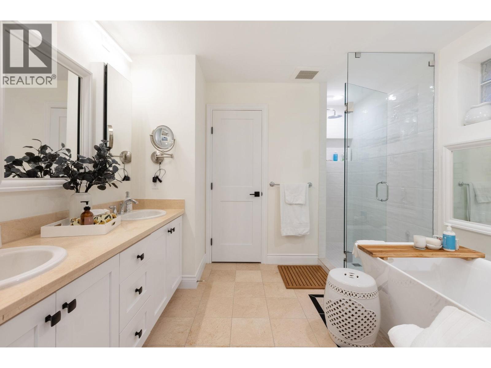 4948 EDENDALE LANE, West Vancouver