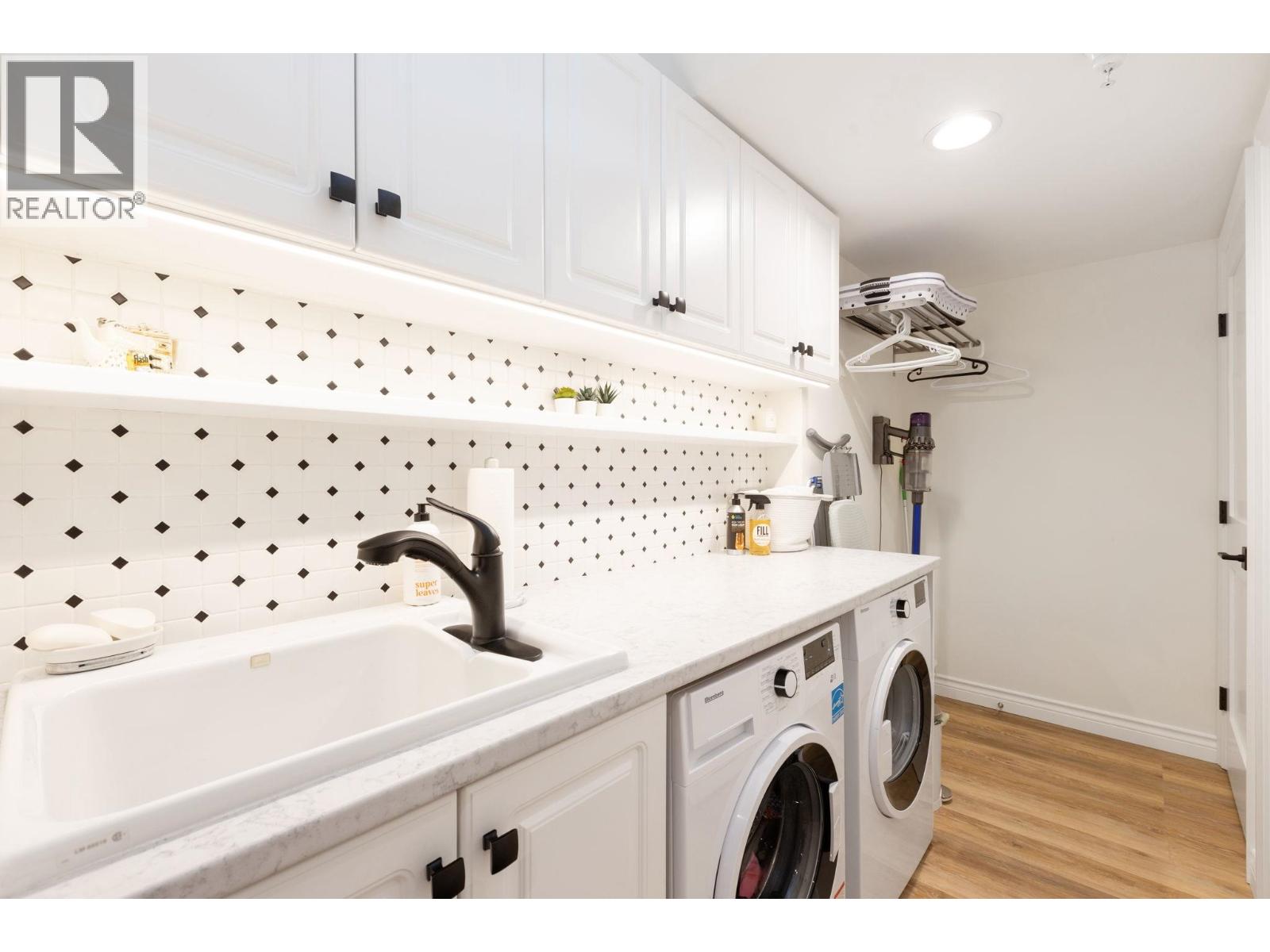 4948 EDENDALE LANE, West Vancouver