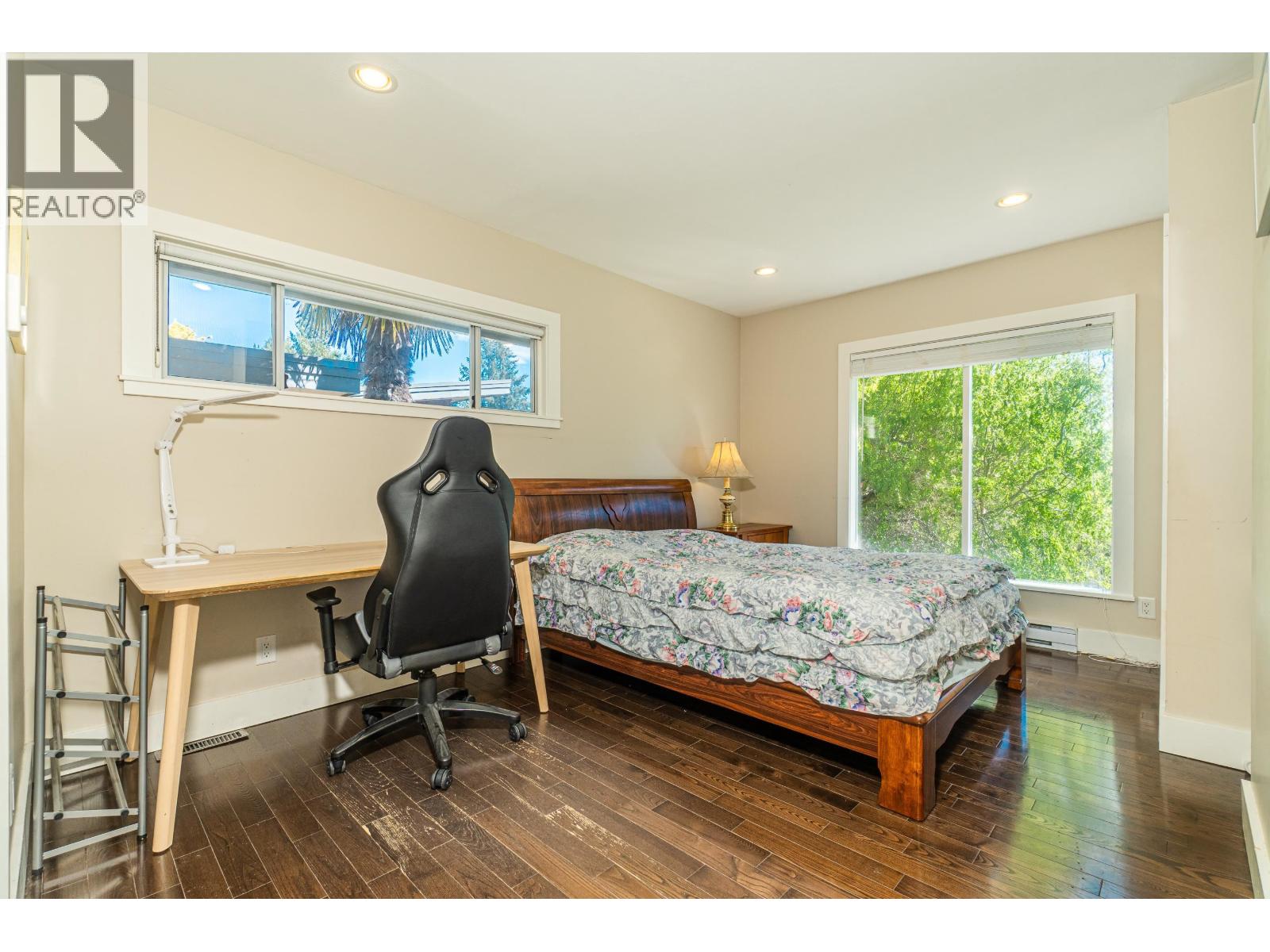 Photo 19 of 2460 Mathers Avenue, West Vancouver BC