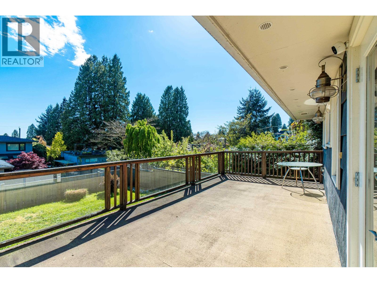 Photo 24 of 2460 Mathers Avenue, West Vancouver BC
