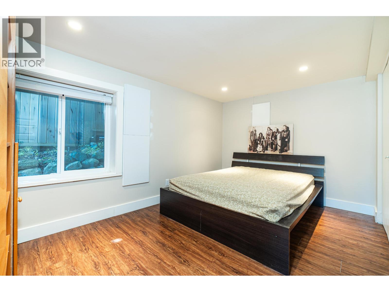 Photo 30 of 2460 Mathers Avenue, West Vancouver BC