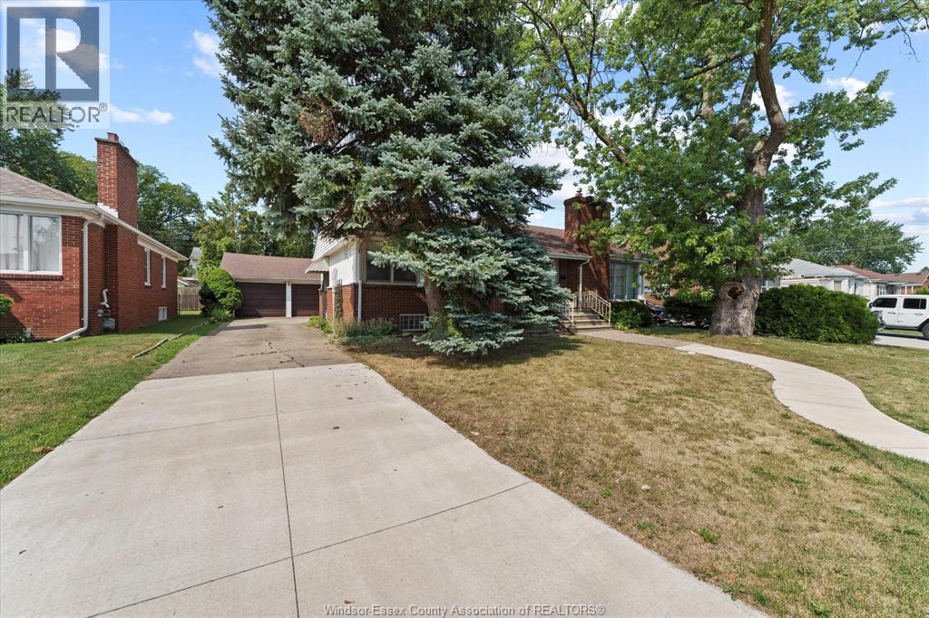 Photo 3 of 1929 Olive Road, Windsor ON