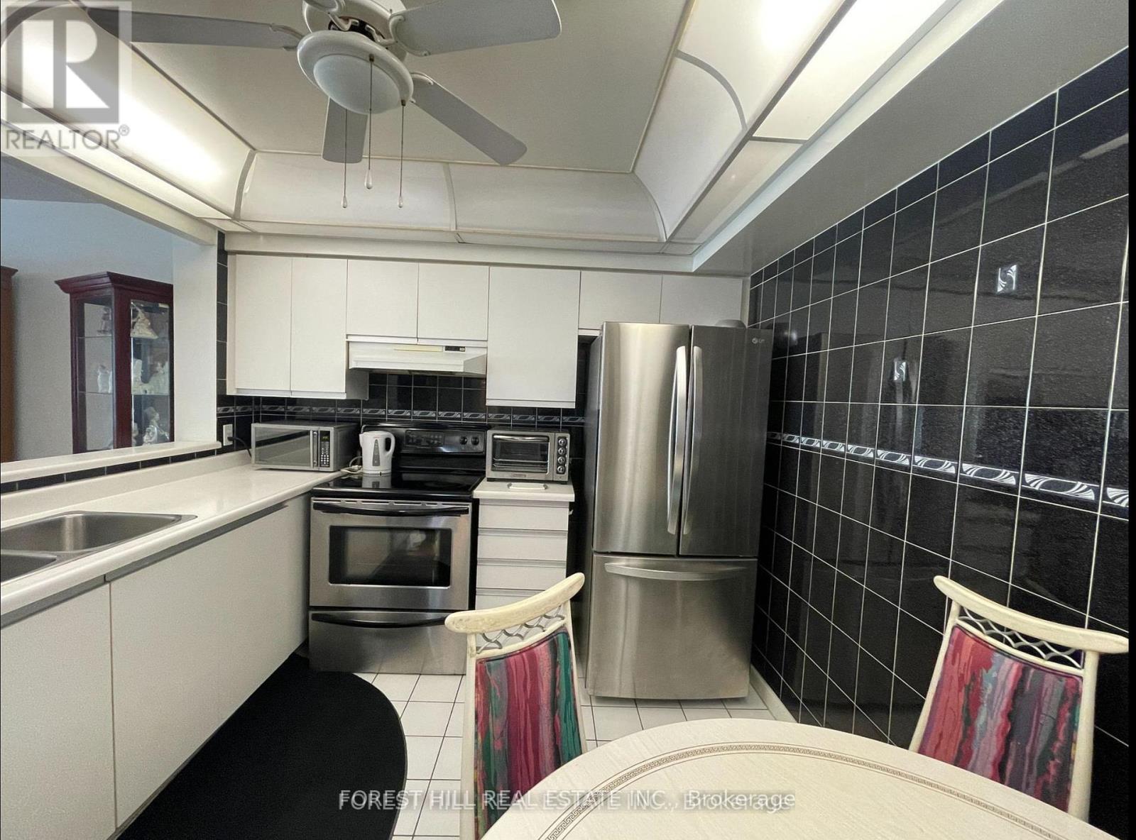 Photo 11 of 206 1131 Steeles Avenue W, Toronto ON