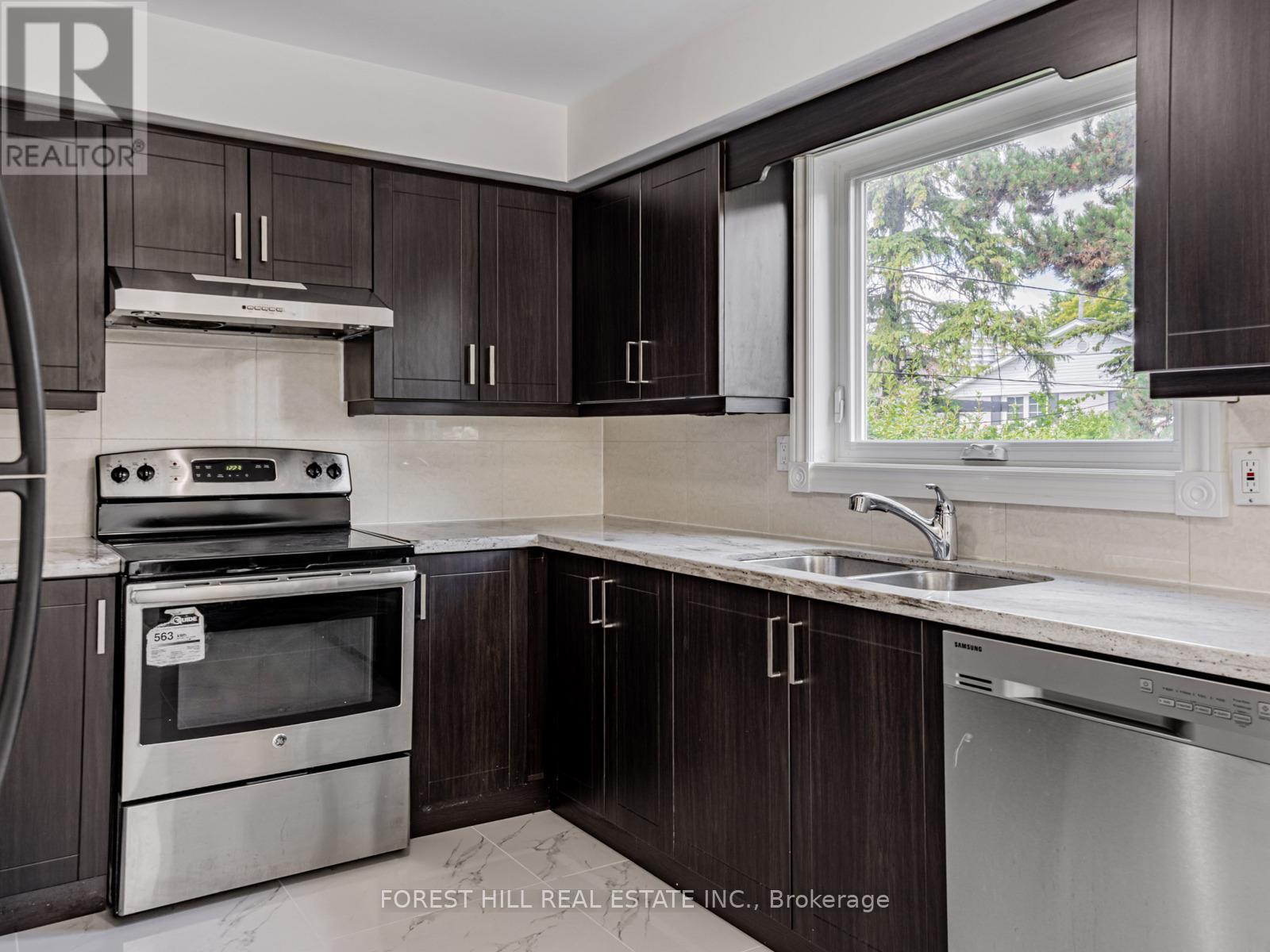 Photo 9 of 16 Clayland Drive, Toronto ON