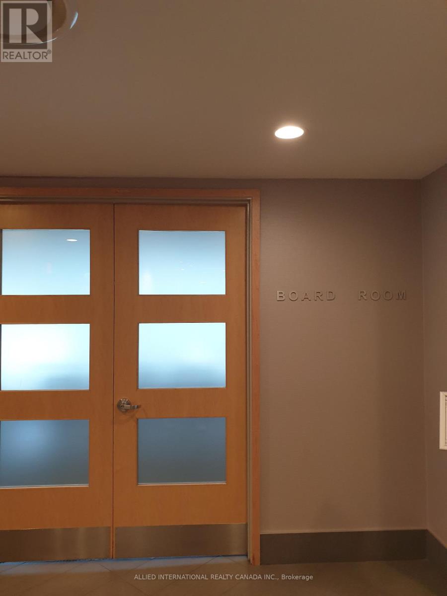 Photo 18 of 3010 10 Yonge Street, Toronto ON