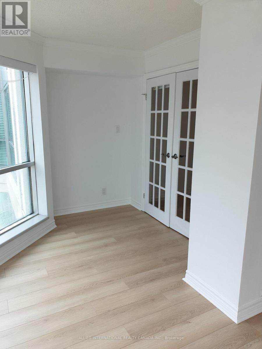 Photo 7 of 3010 10 Yonge Street, Toronto ON