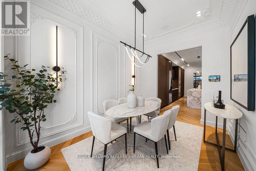 Photo 12 of 72 Montrose Avenue, Toronto ON