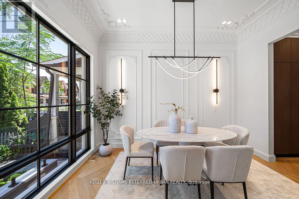 Photo 13 of 72 Montrose Avenue, Toronto ON