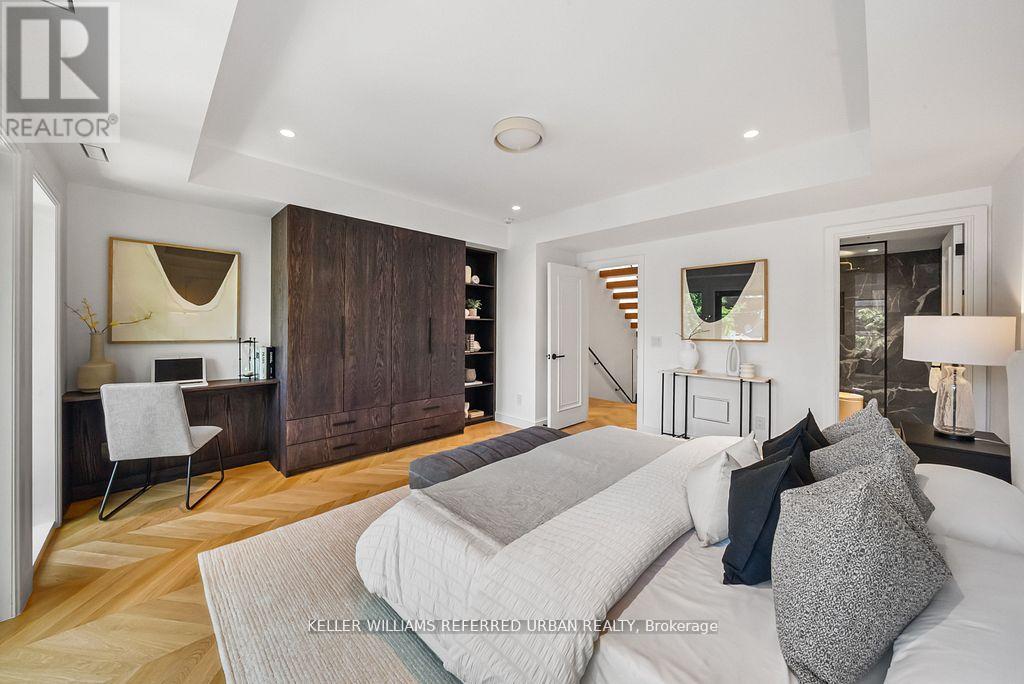 Photo 16 of 72 Montrose Avenue, Toronto ON
