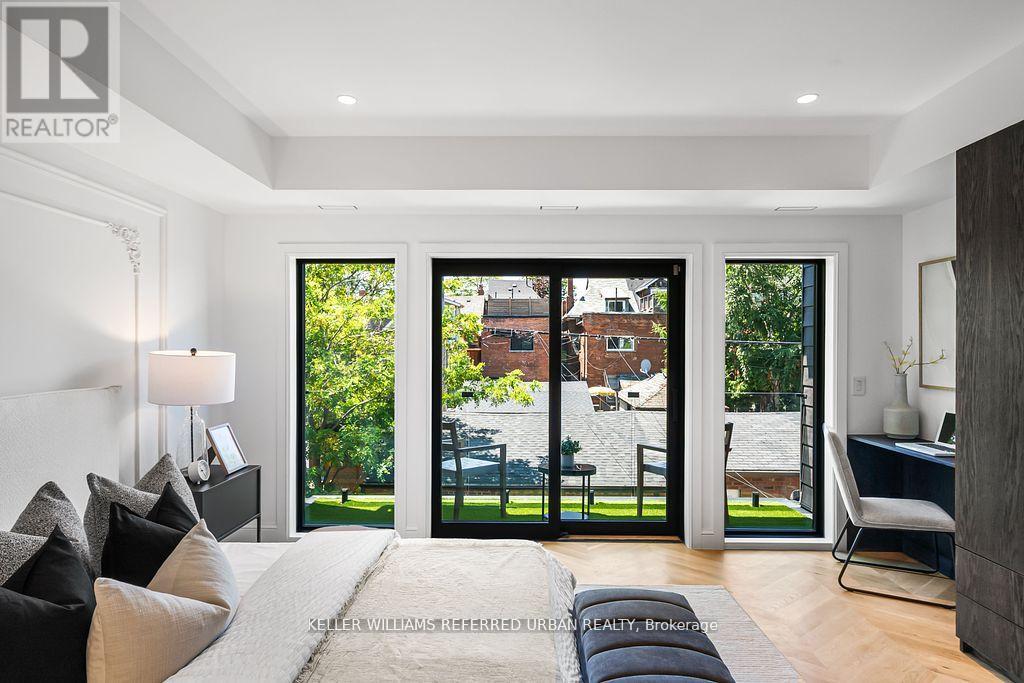Photo 17 of 72 Montrose Avenue, Toronto ON