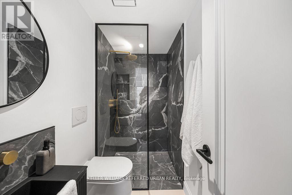 Photo 19 of 72 Montrose Avenue, Toronto ON