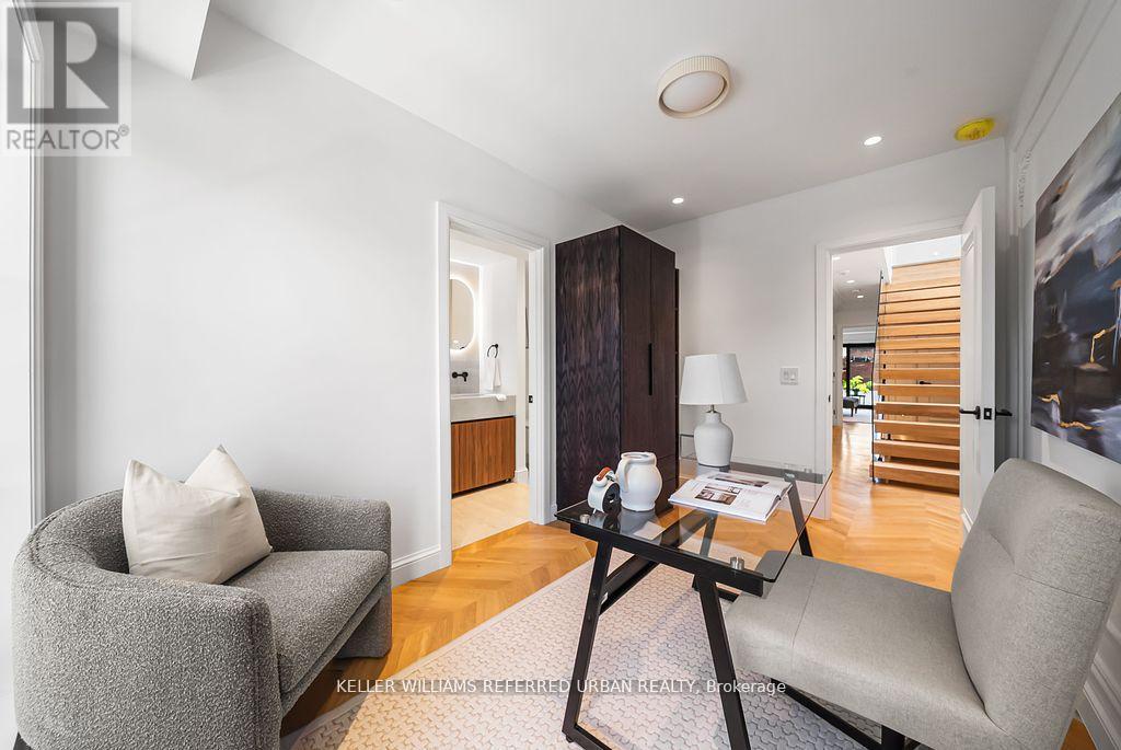 Photo 25 of 72 Montrose Avenue, Toronto ON