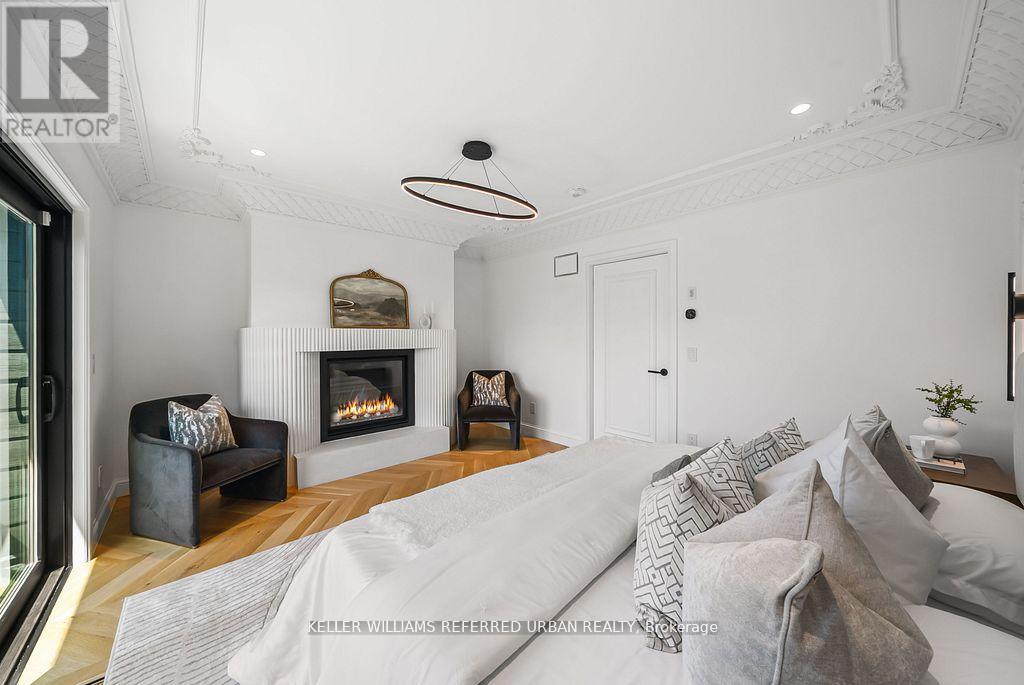 Photo 36 of 72 Montrose Avenue, Toronto ON