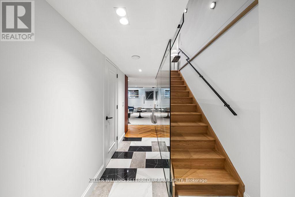 Photo 38 of 72 Montrose Avenue, Toronto ON