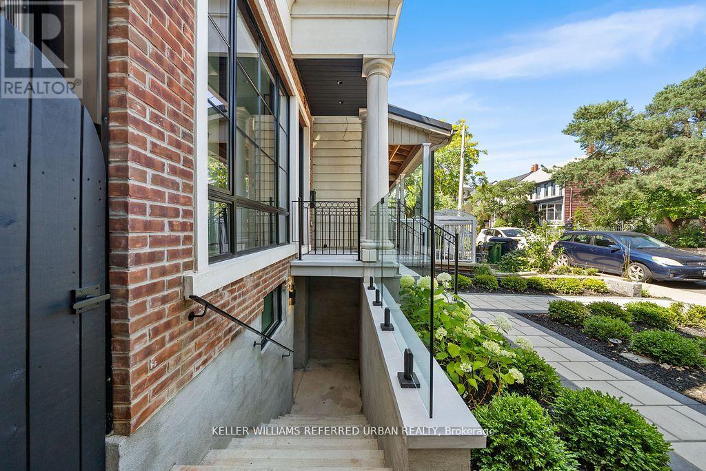 Photo 46 of 72 Montrose Avenue, Toronto ON