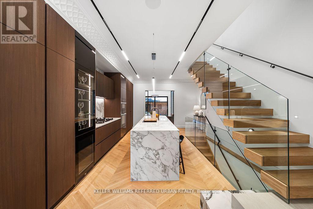Photo 7 of 72 Montrose Avenue, Toronto ON