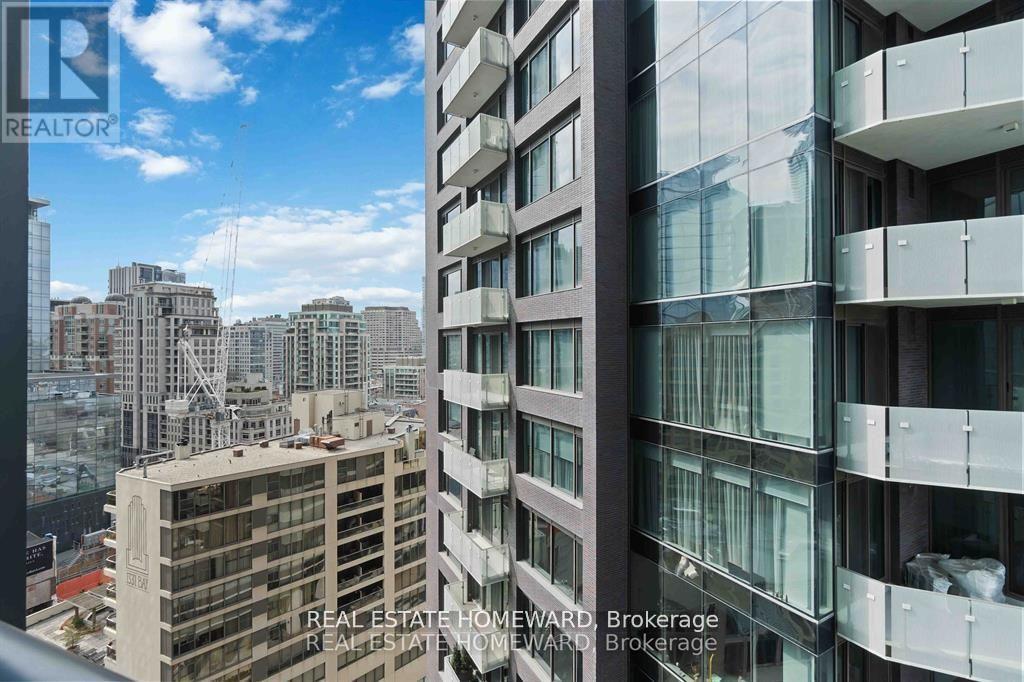 Photo 18 of 1401 32 Davenport Road, Toronto ON