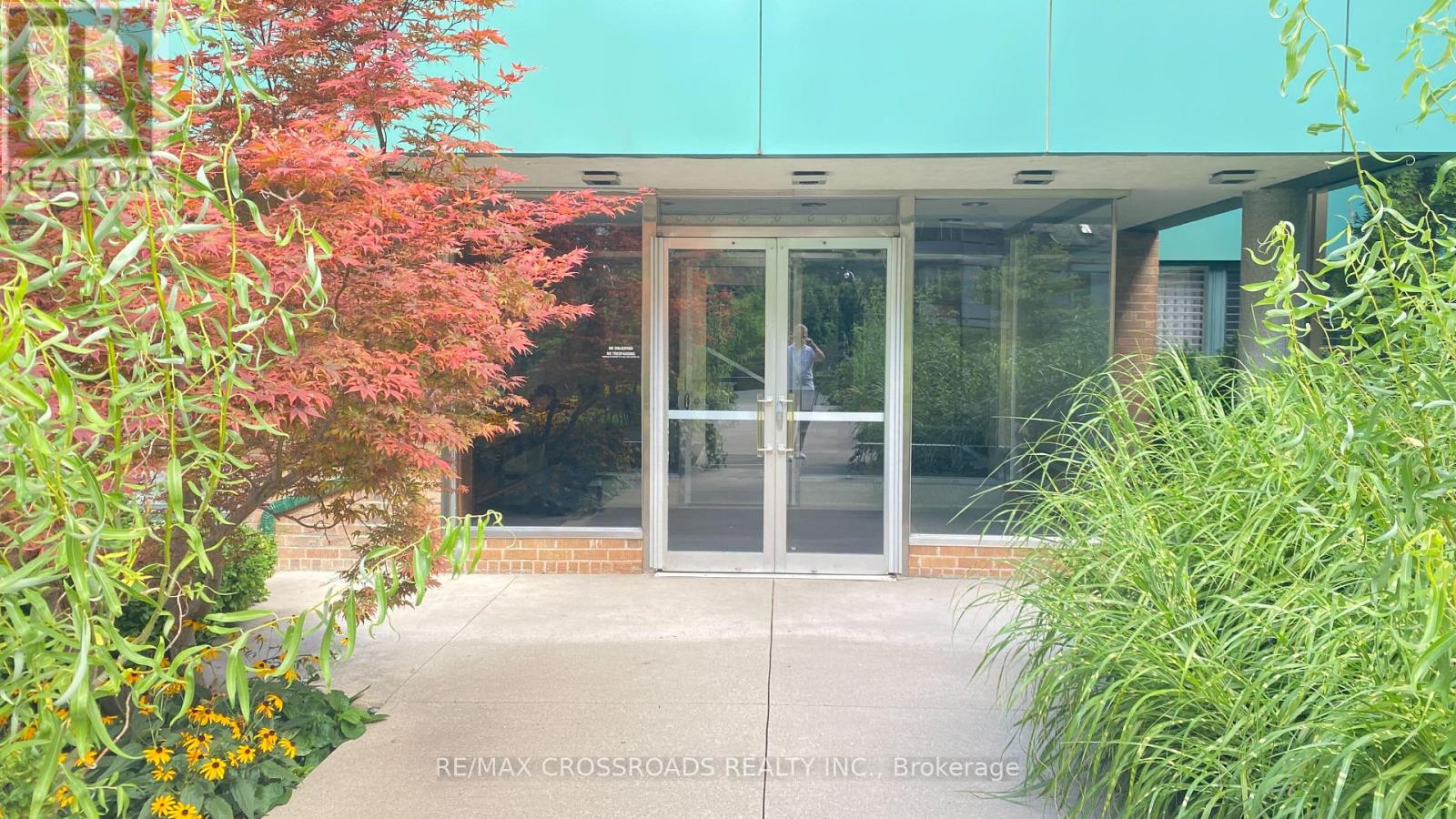 Photo 3 of 302 30 Elm Avenue, Toronto ON