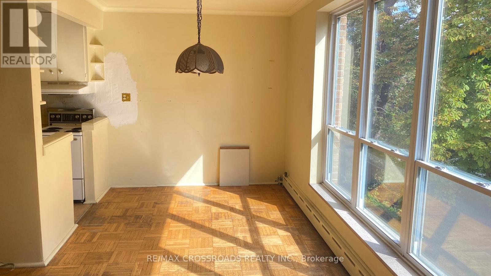 Photo 8 of 302 30 Elm Avenue, Toronto ON